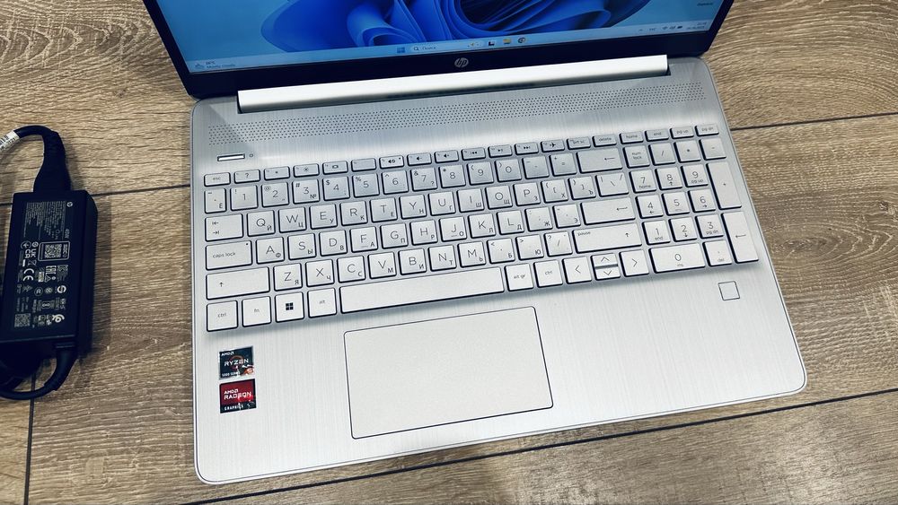 Мощный ноутбук HP Ryzen 5-5/16GB/512GB/AMD VEGA 8
