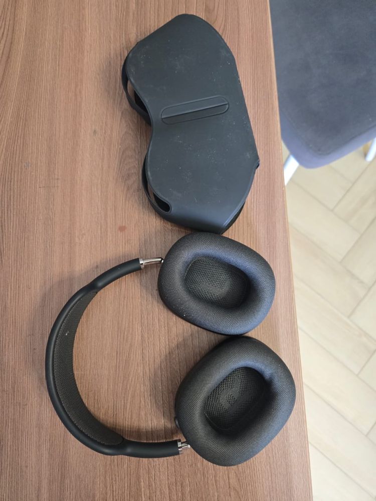 Продам AirPods Max