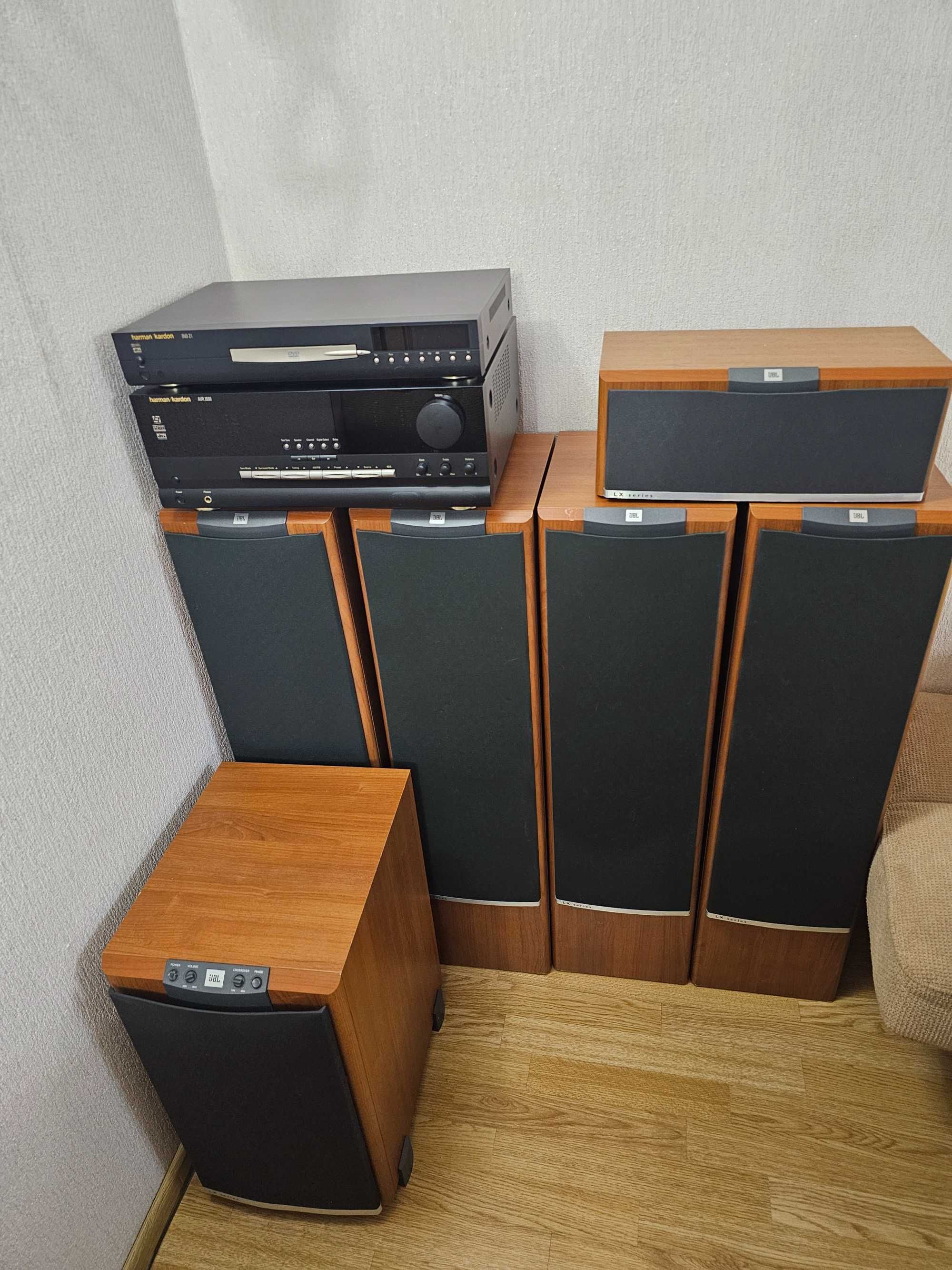 (усилитель+микшер+тюнер)  плюс  DVD Harman-Kardon. Колонки JBL 330W