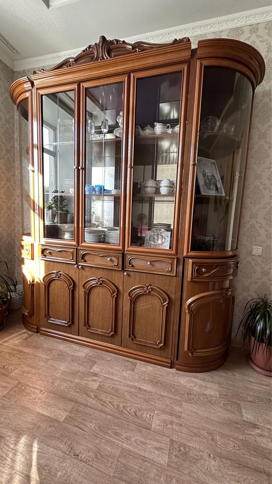 Шкаф для посуды