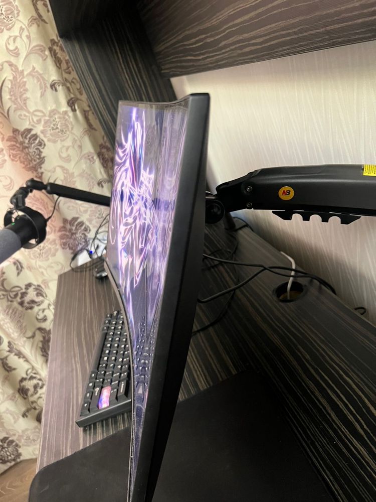 Монитор Samsung LC27RG50FQIXCI черный
