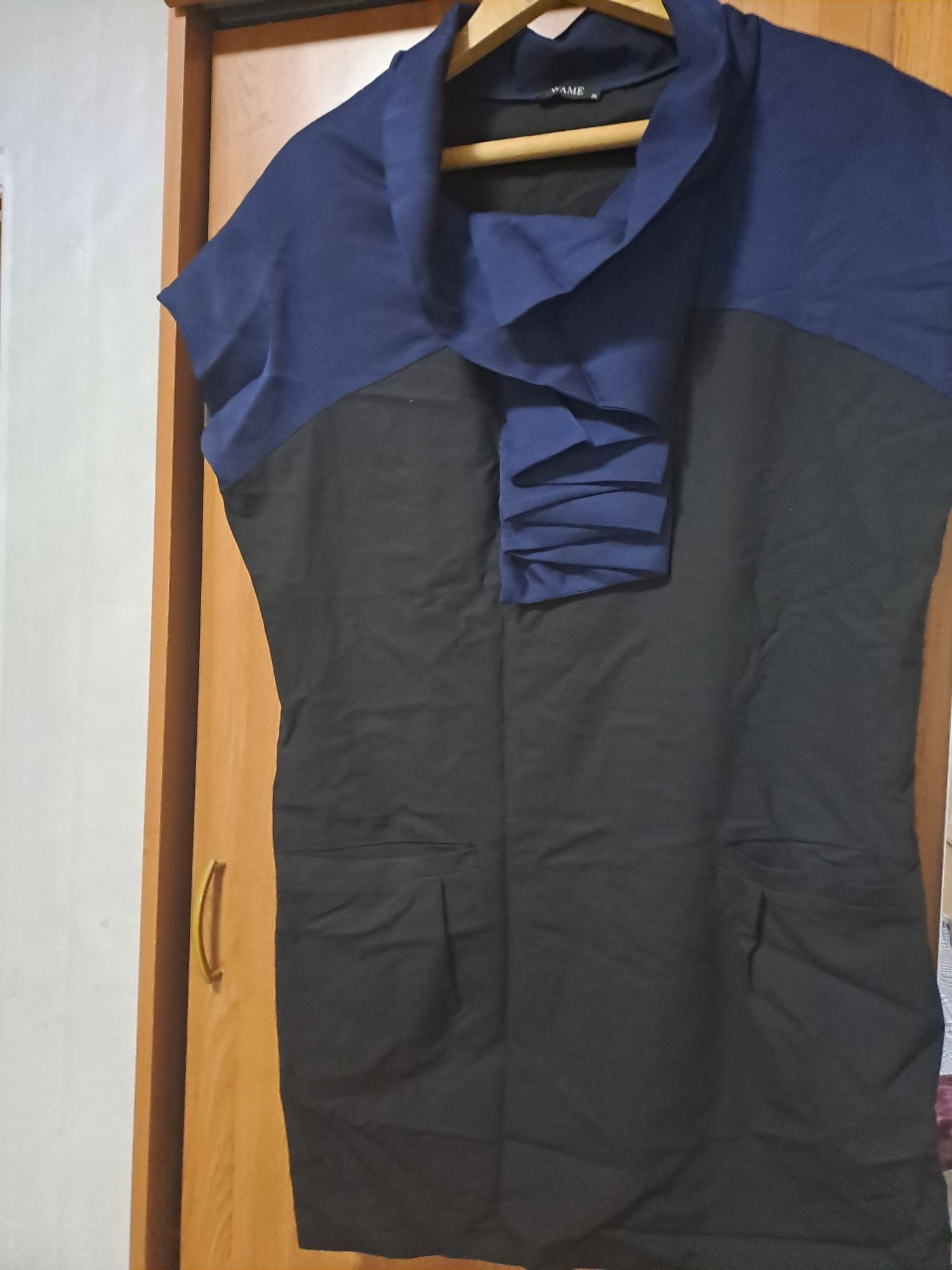 Продам  платье  для кормящих и беременных,  р50, новое