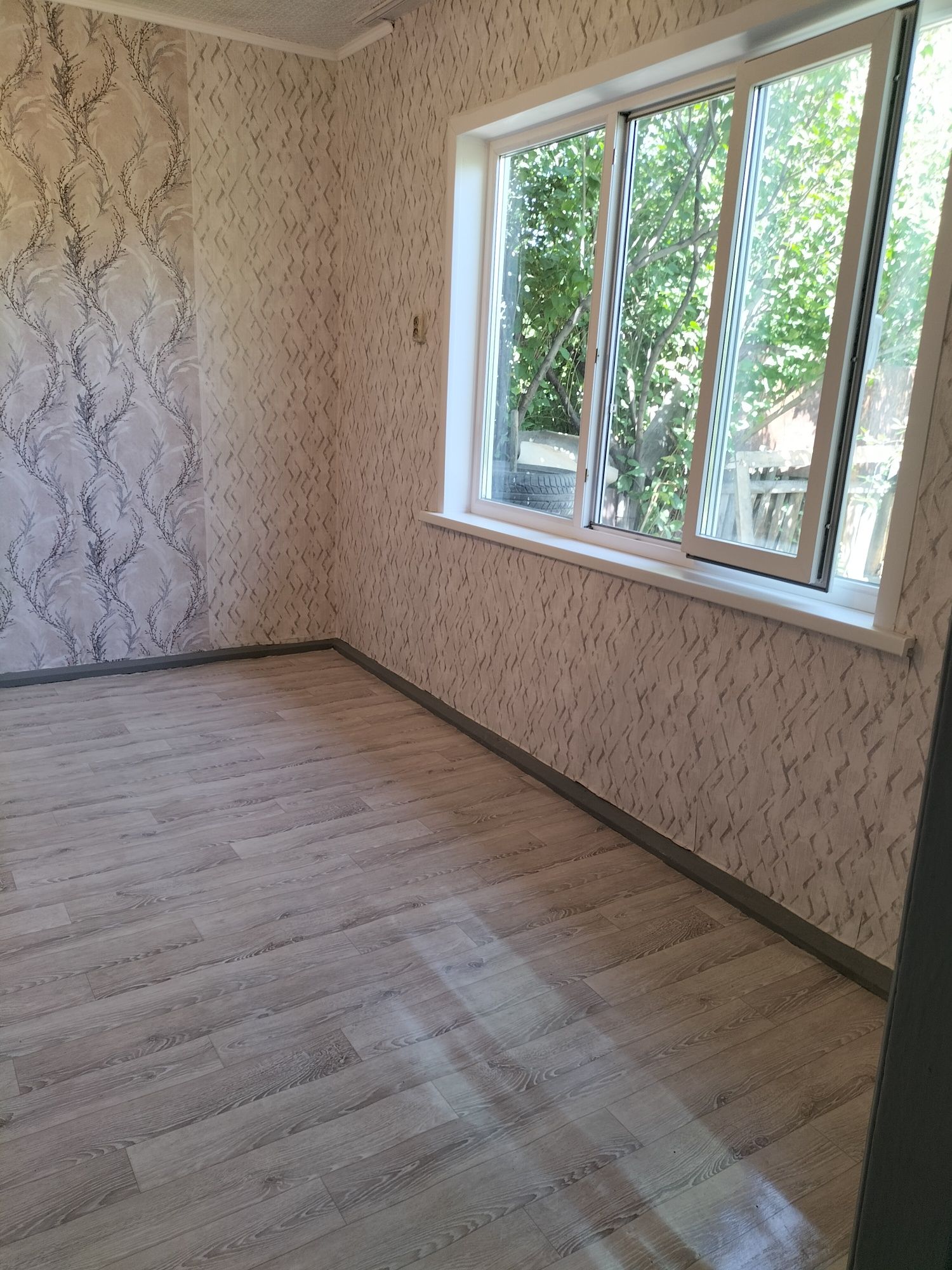 Продам часть дома в центре п.Восточного!
