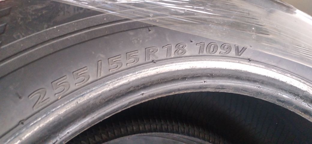 Продам резину лето 255/55/18 KUMHO