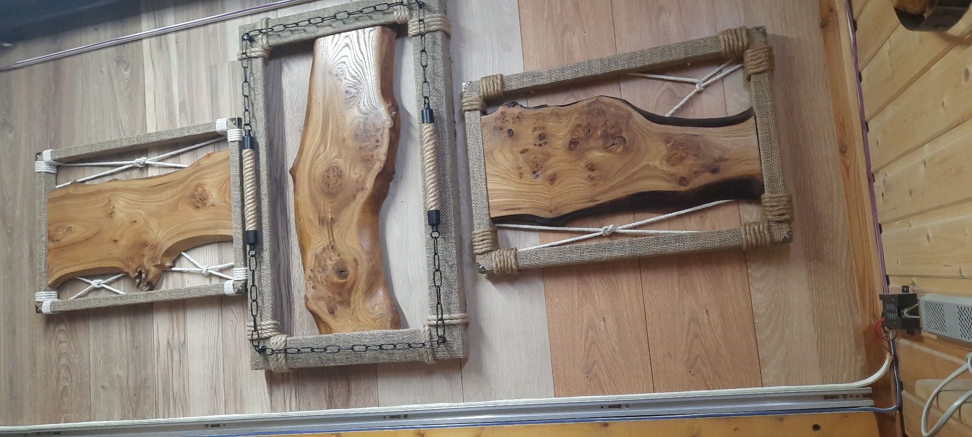 Подарочные часы и предметы декора из натурального карагача