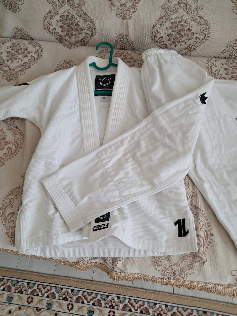 Продам кимоно , оригинал фирмы Kingz