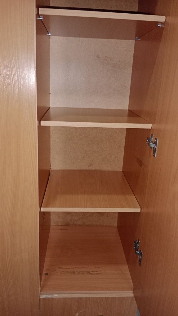 Продается спальный шкаф