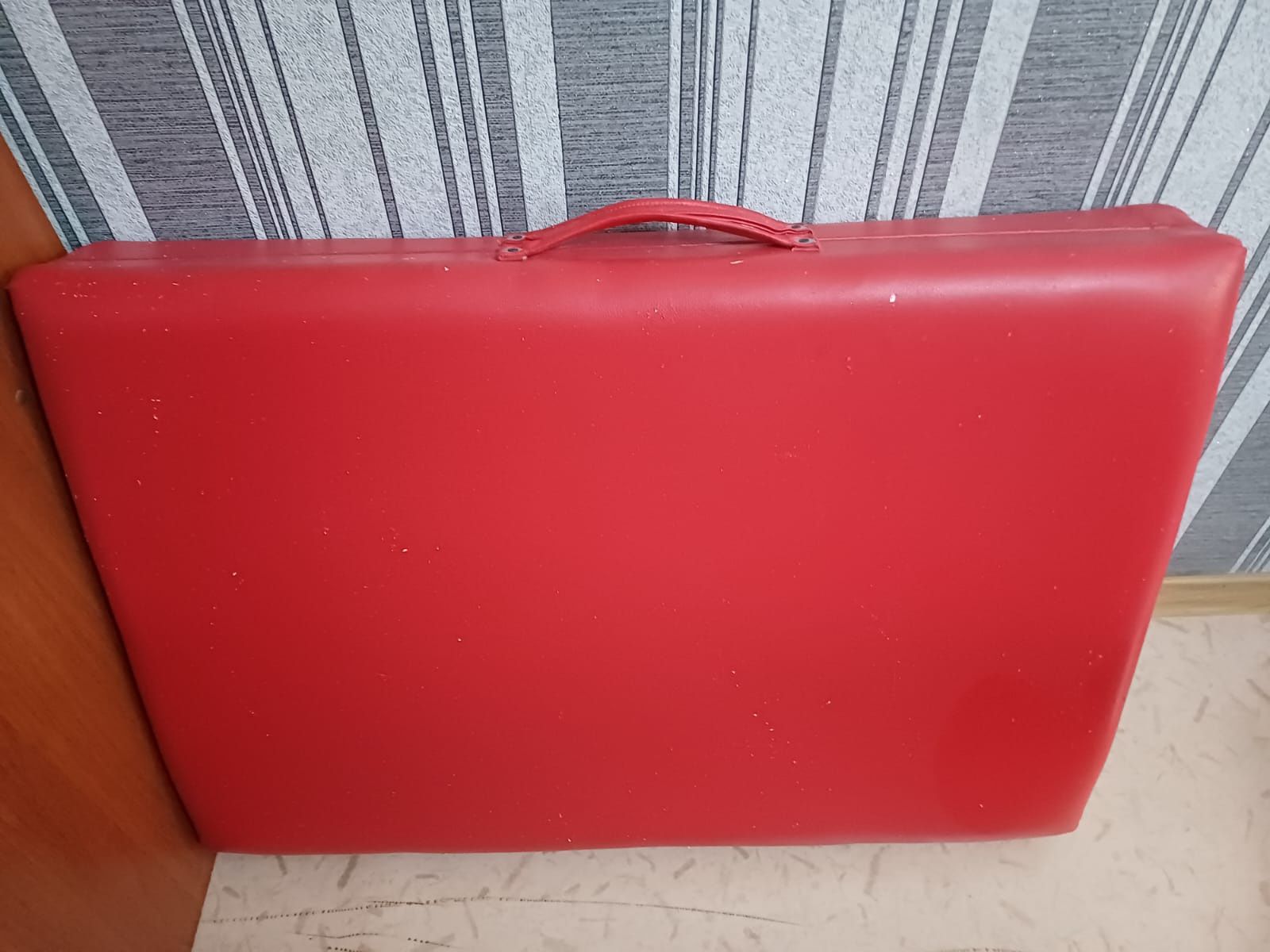 Продам кушетку-чемодан