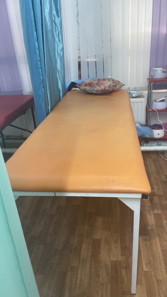 Продам кушетку для мастеров