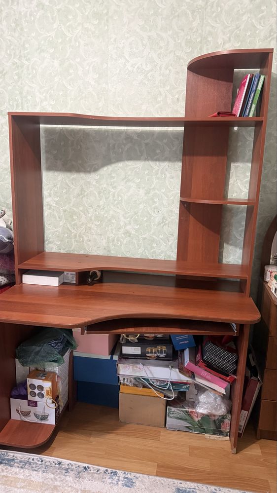 Продам компьютерный столик