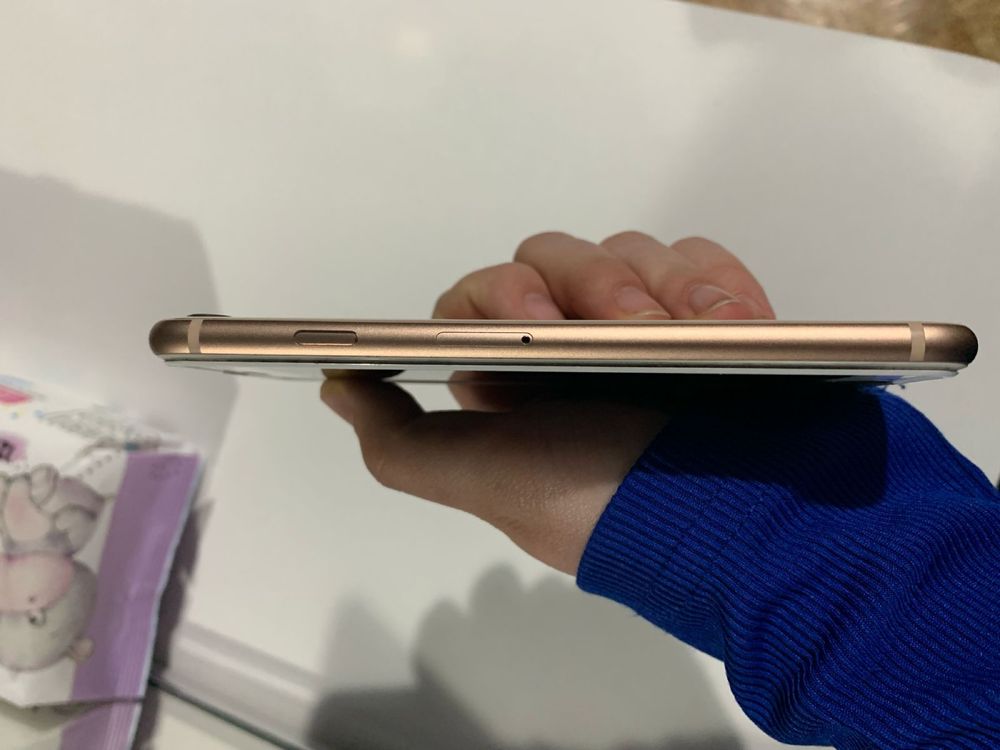 iPhone 8,64гб продам срочно нужны деньги!!