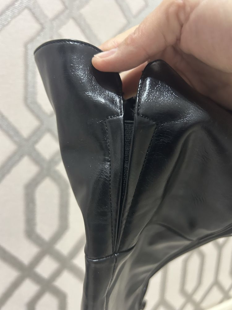 Продам красивые высокие сапоги  фирмы BuTiGo