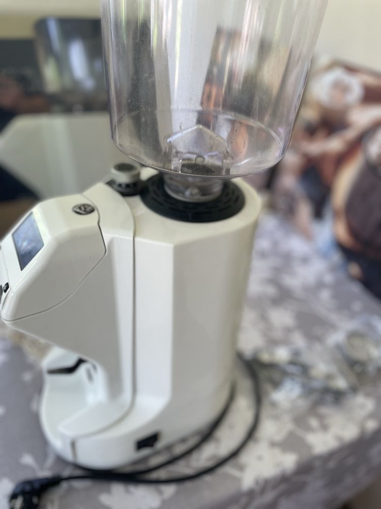 Кофемашина и кофемолка Nuova Simonelli Appia Life