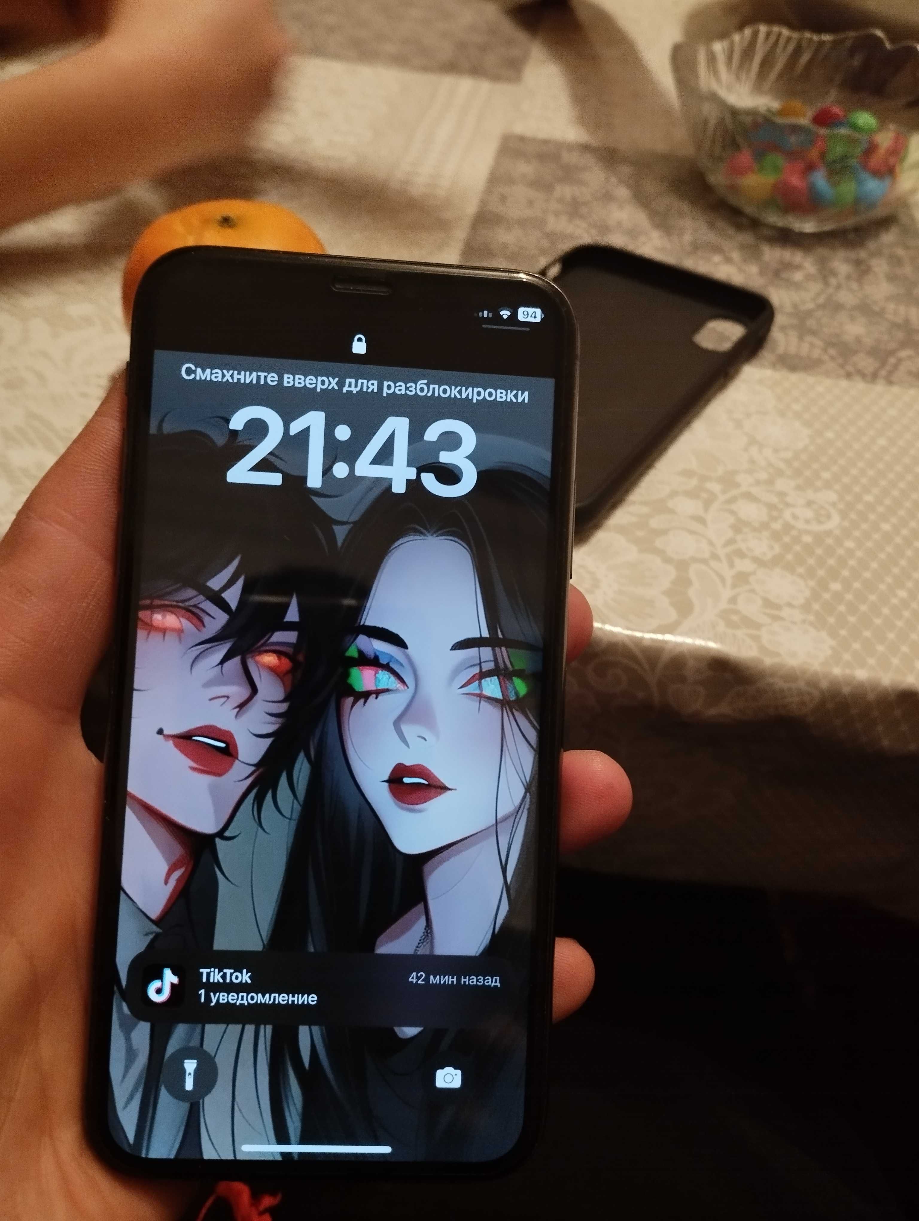 iPhone x 256 память экран целый в комплекте тока зарядка
