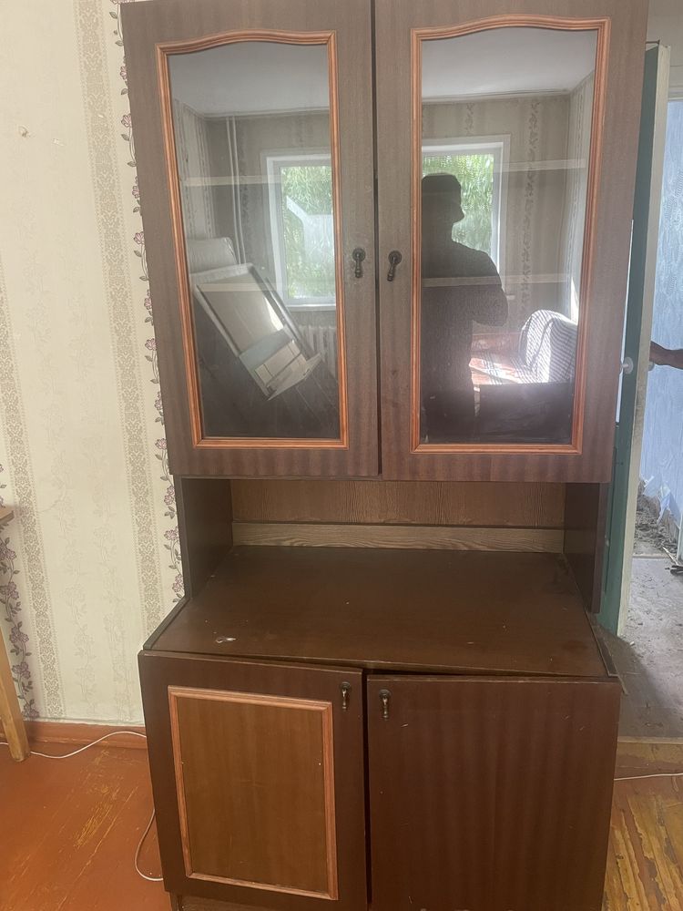 Продам диван и шкаф