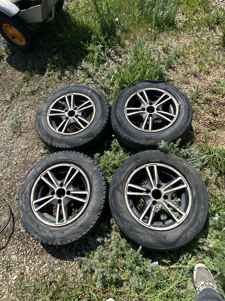 Продам комплект колес в сборе