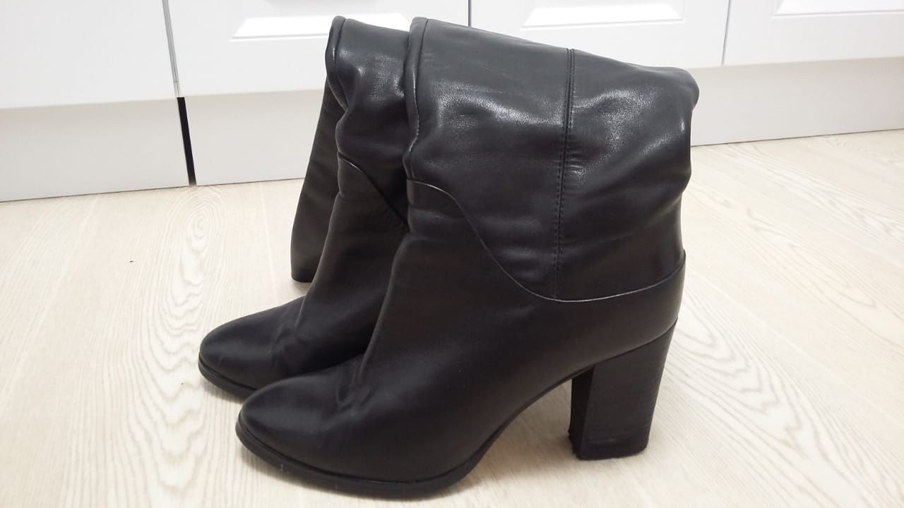 Продам сапоги кожаные. (Баскони).Размер: 37. Цена: 25000. Почти новые.