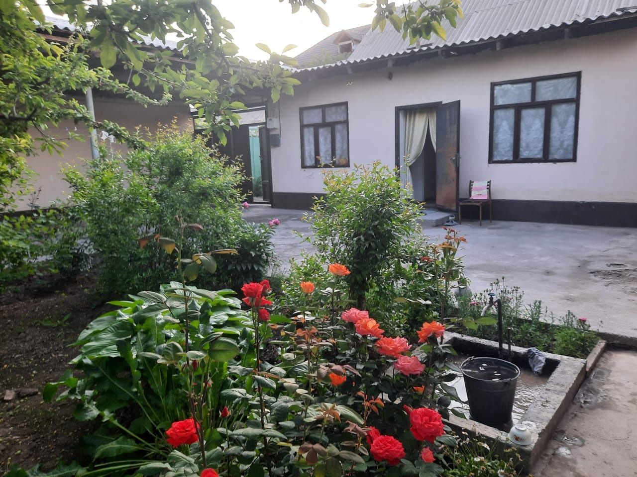 Продаётся дом в центре Аксукента.