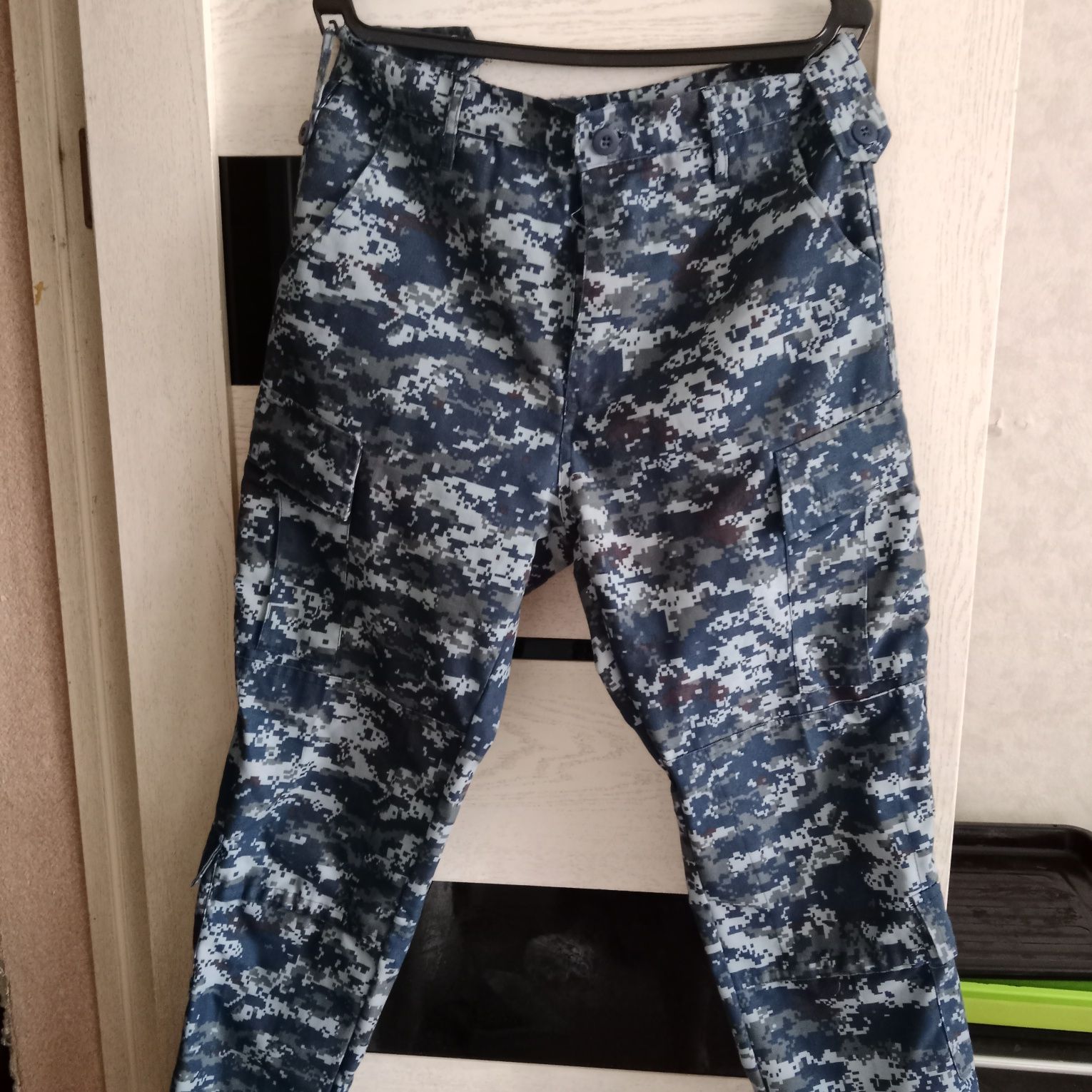 Продам камуфляж форму и куртки