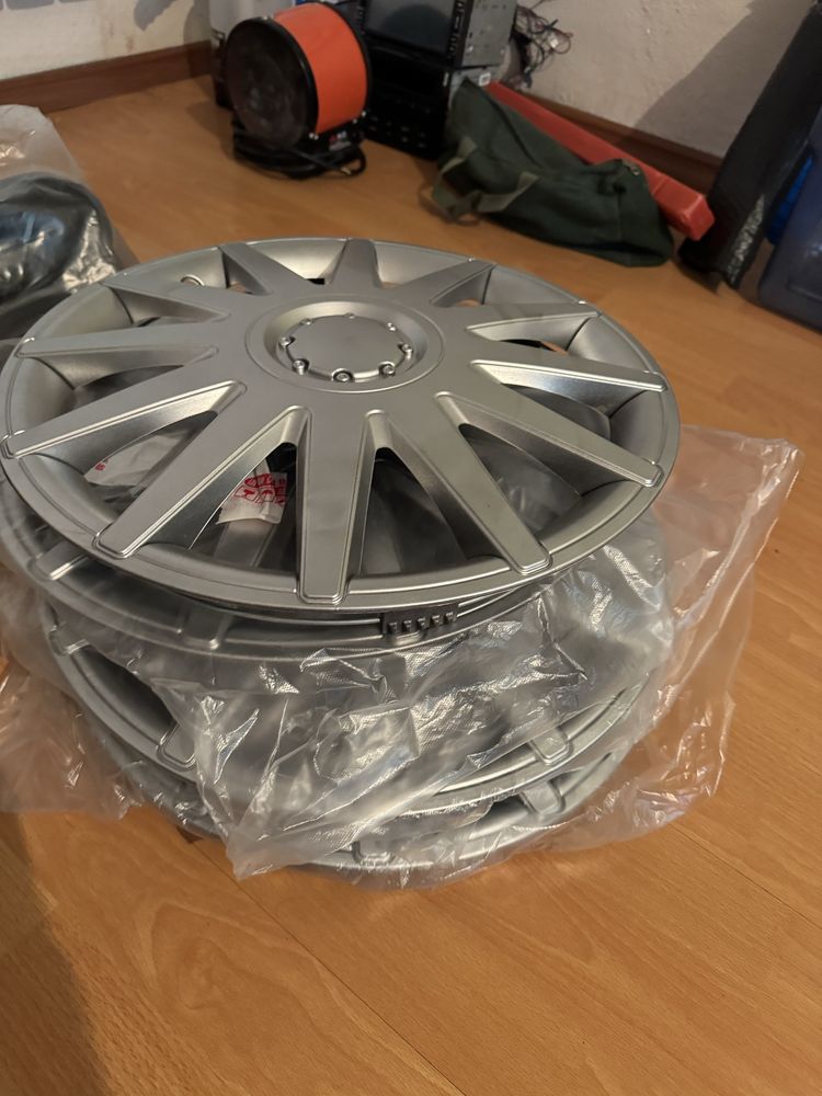 Продам колпаки R-15,R-14 цена за один комплект