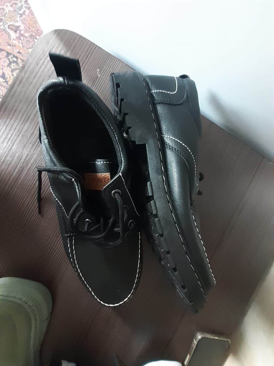Продам хорошие новые кроссовки