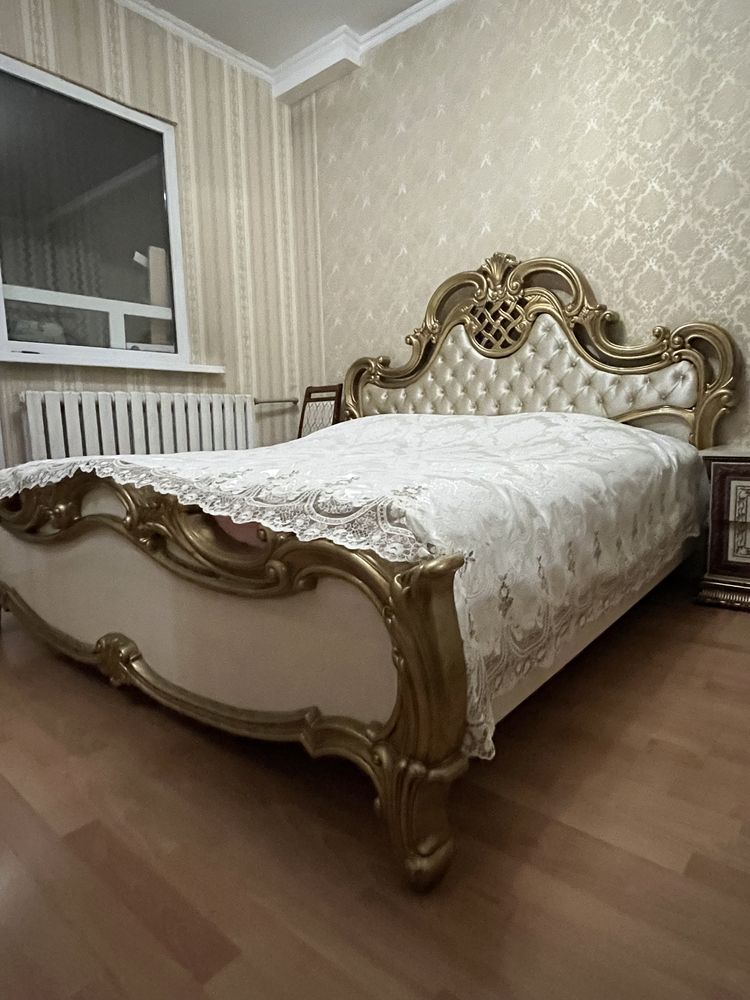 Продам спальный гарнитур в отличном состояний