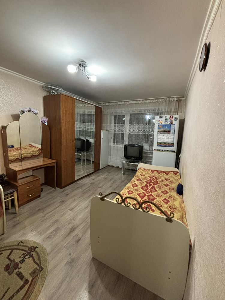 Продам 2 комнатную квартиру, 4 Линия 1