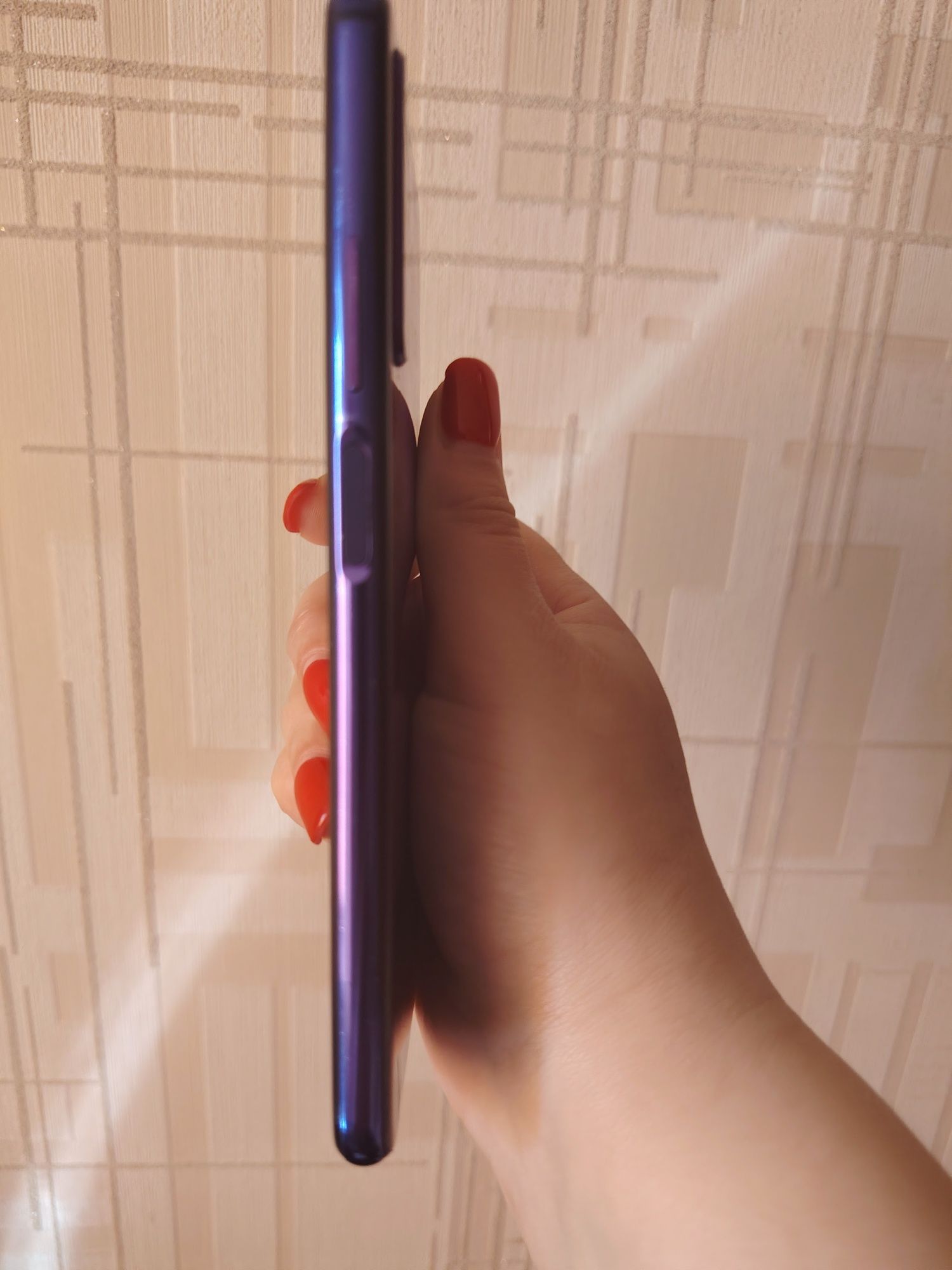 Продам телефон Huawei nova5Т!!!