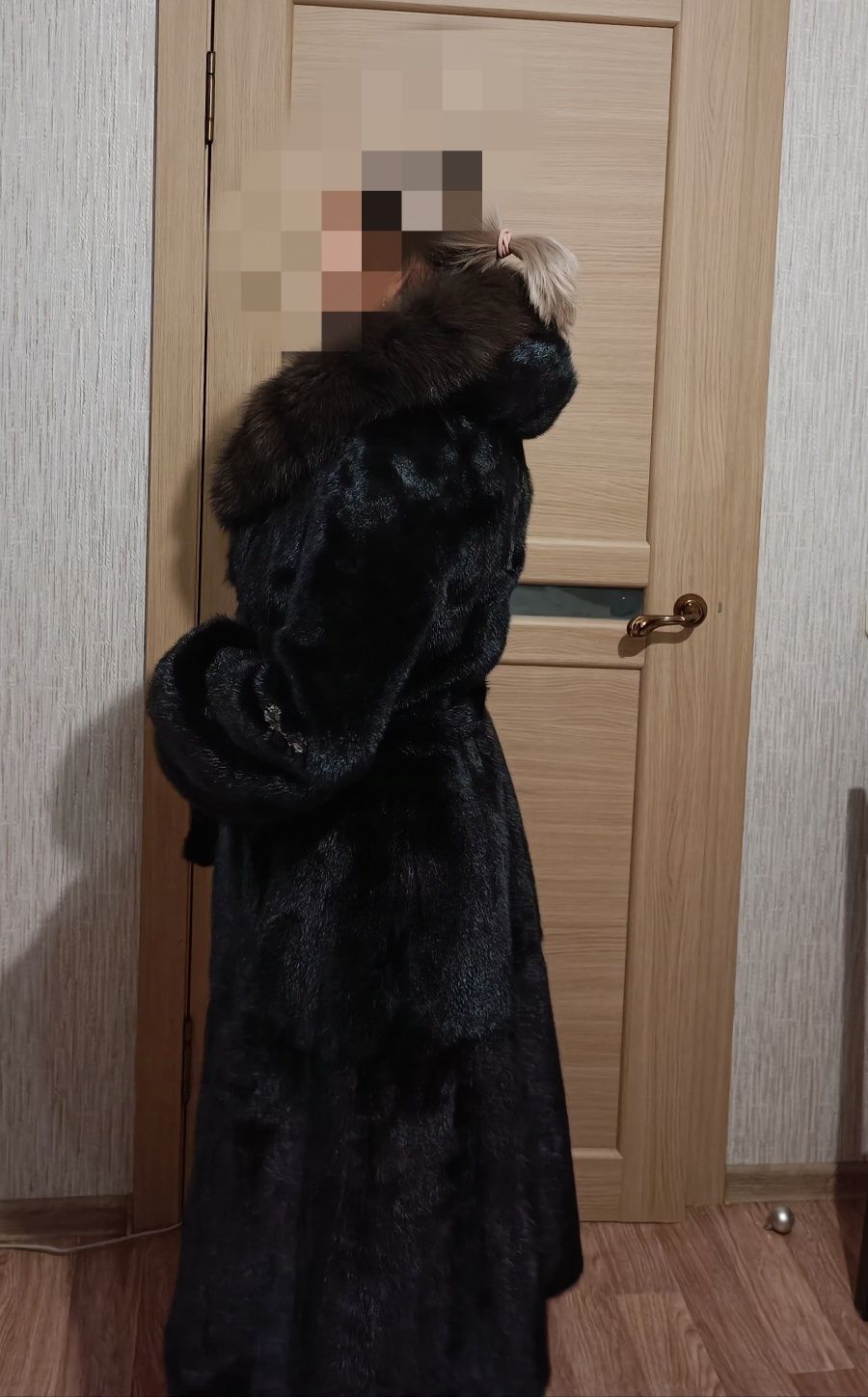 Норковая шуба с объемным соболиным капюшоном