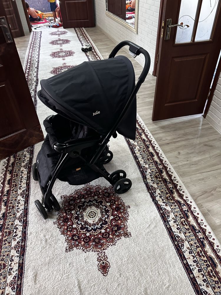 Продам Англискую коляску Джой
