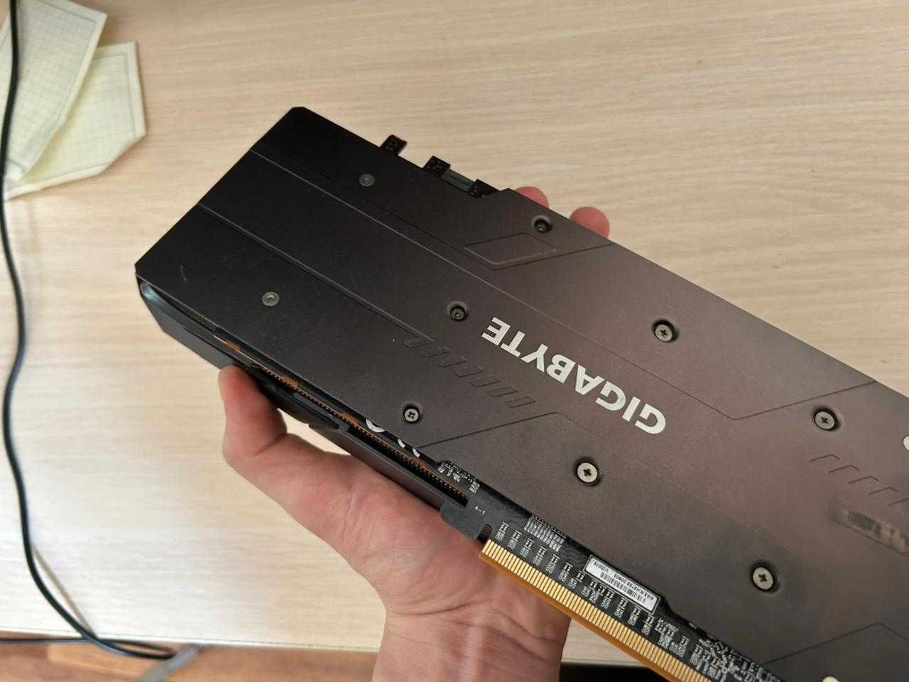 Продам видеокарту Gigabyte Radeon RX 5700 XT