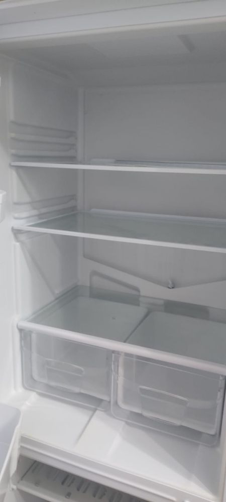 Продаю б/у холодильник INDESIT