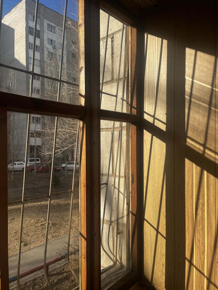 Продам деревянные рамы со стеклом