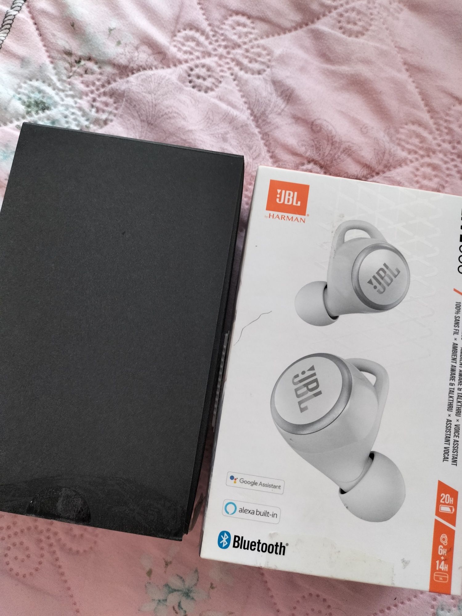 Продам наушник JBL 300TWS