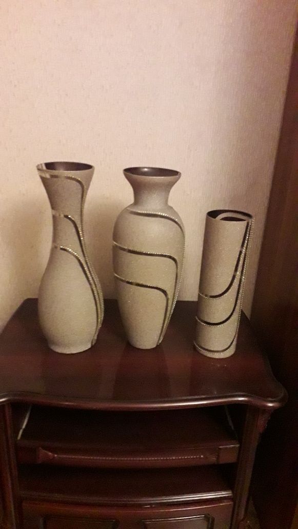 Продам вазы новые