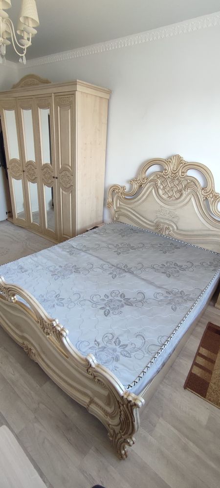 Продам спальный гарнитур
