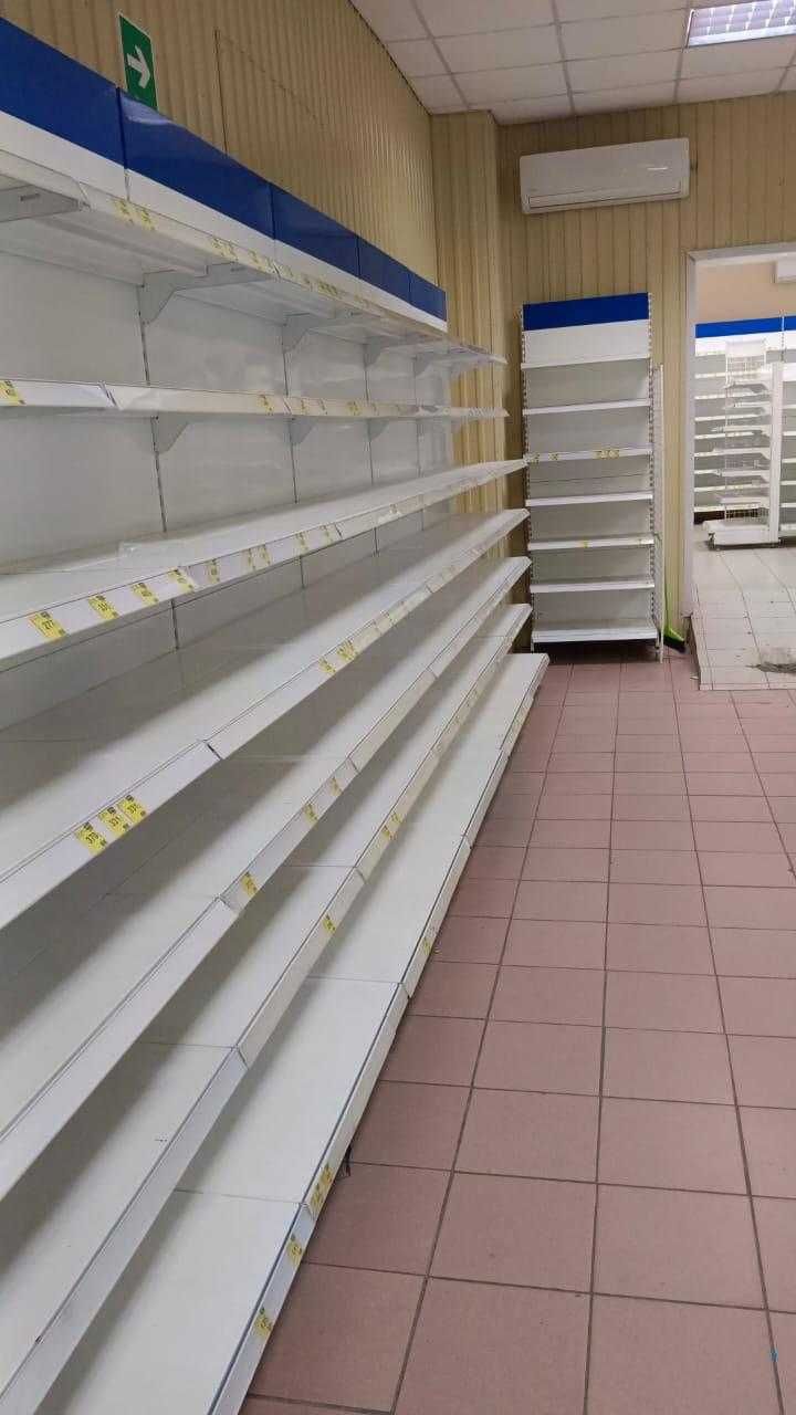 Полки торговое оборудование мебель ветрины стелажи для магазина