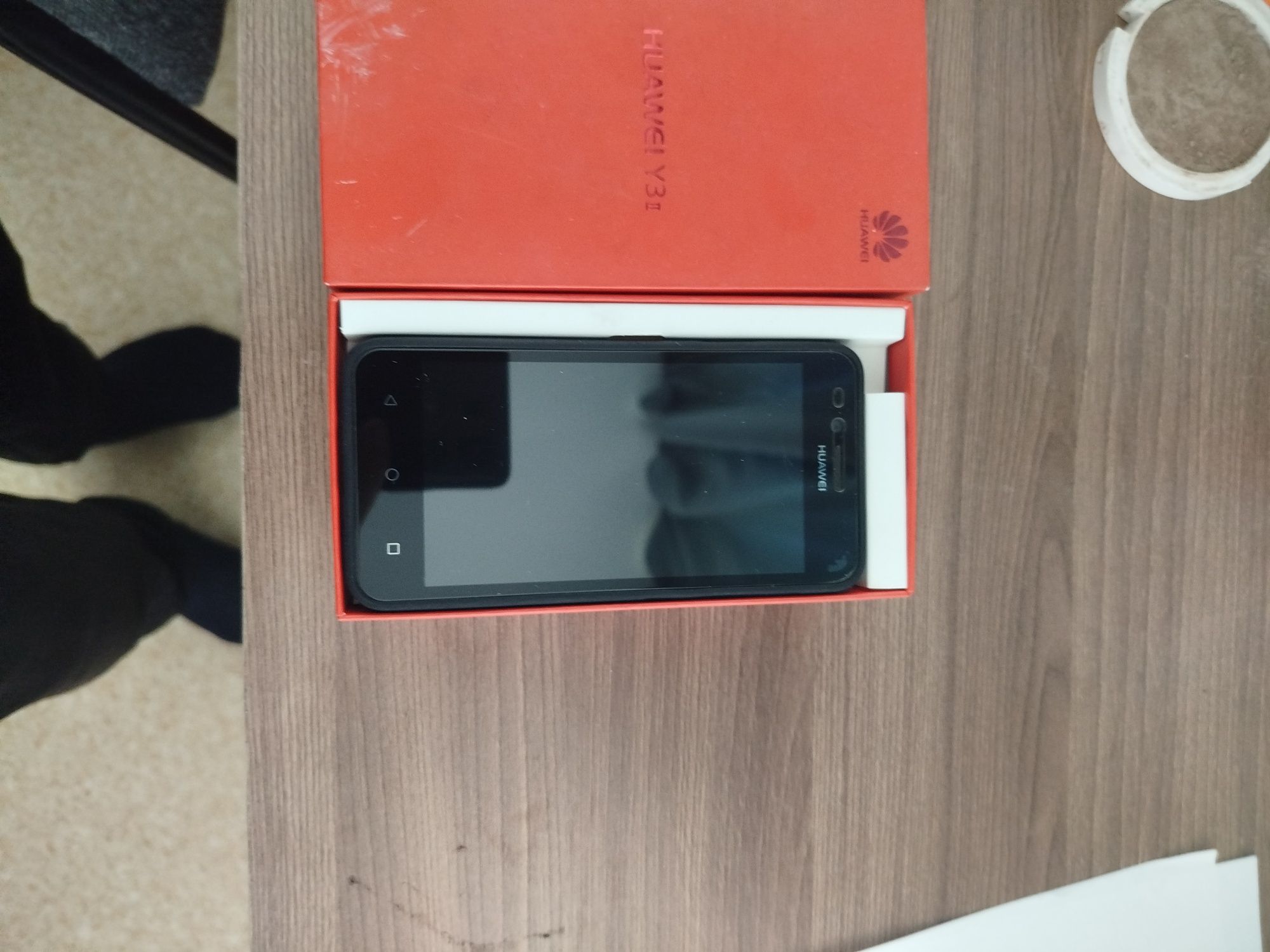 Продам телефон Huawei Y3