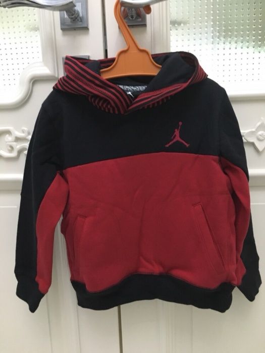 Продам спортивную толстовку JORDAN