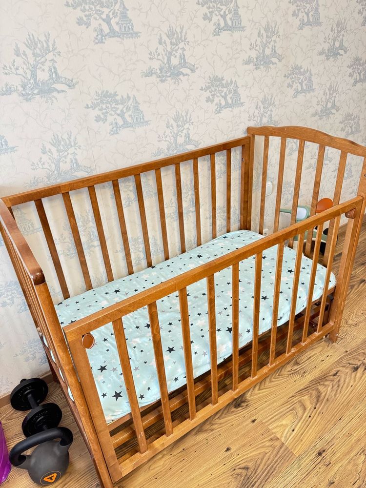 Продам детскую кроватку