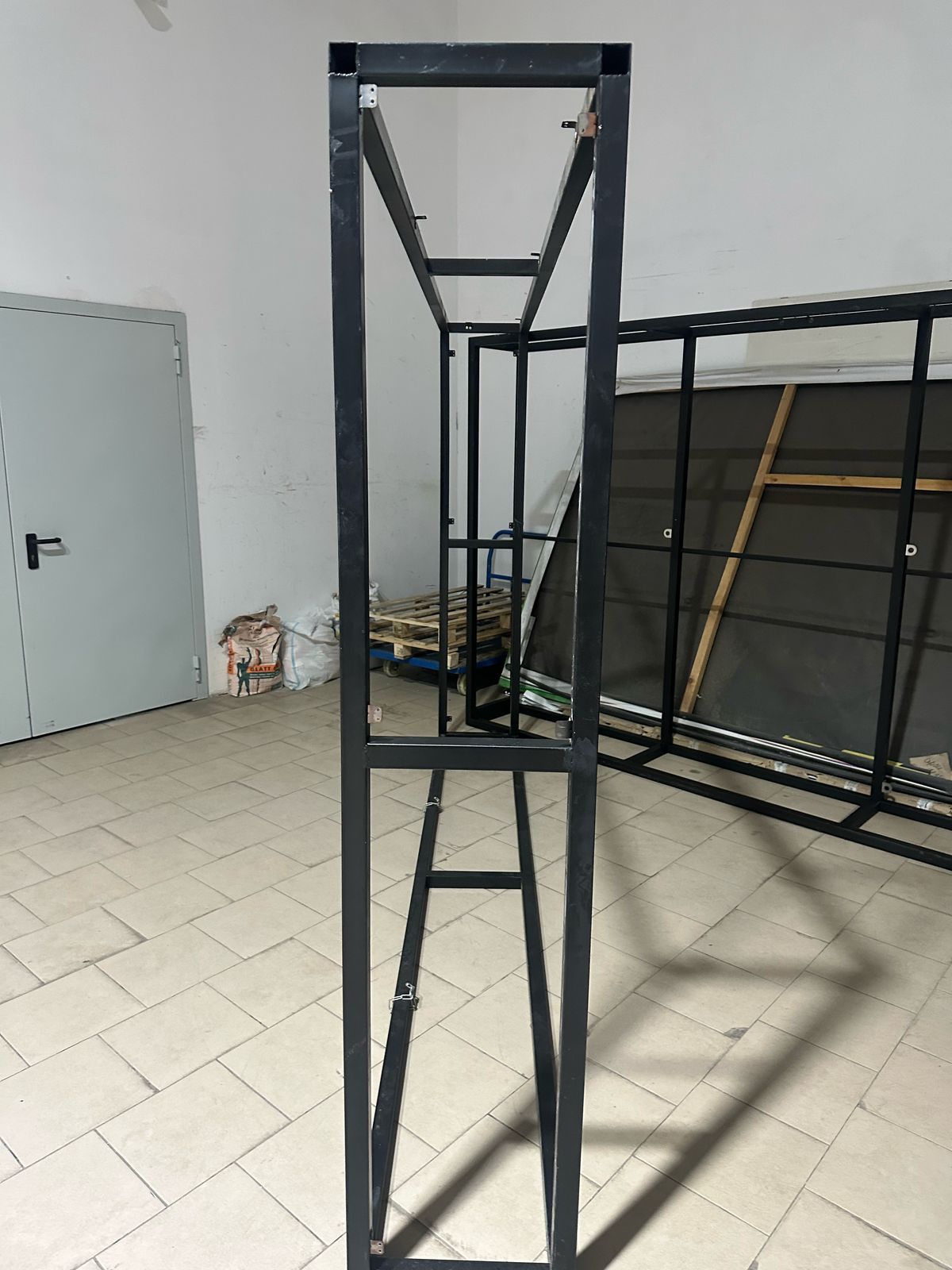 Продам два железных каркаса