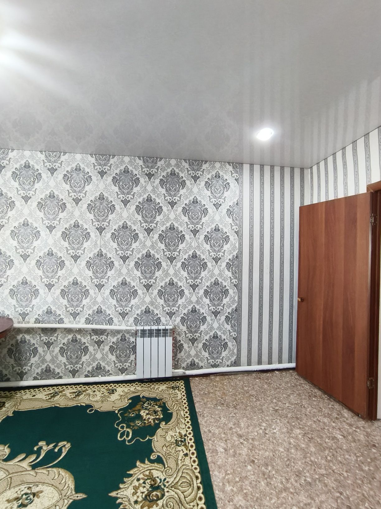 Срочно продается дом на земле.