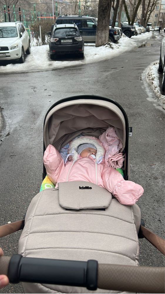 Коляска прогулочная  для детей kidillo D 900