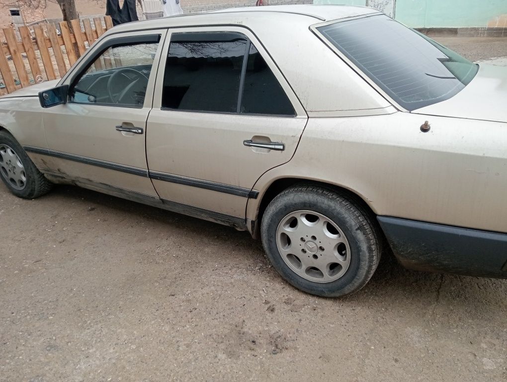 Мерседес 124 2.3