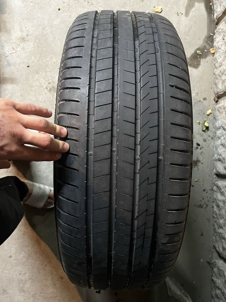 Продаю 3 шины Bridgestone Dueler