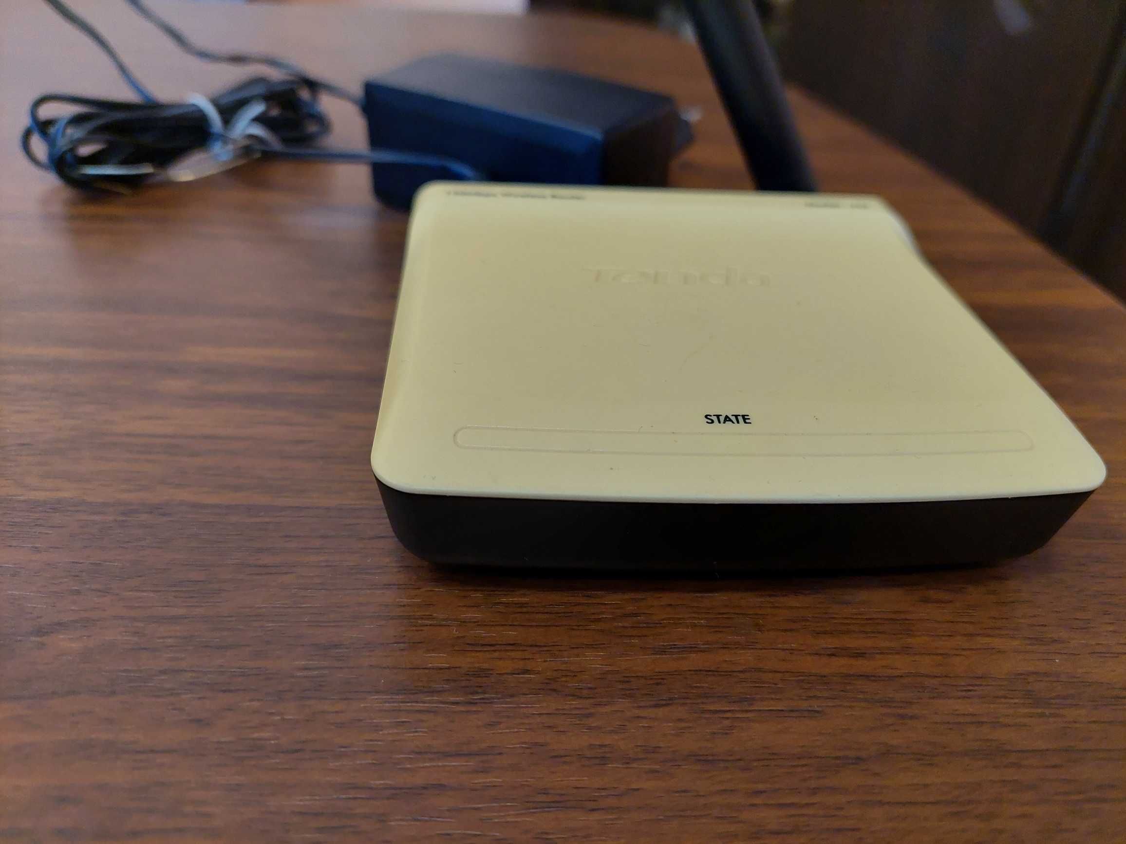Продам Wi-Fi роутер Tenda Билайн (Beeline) для проводного интернета