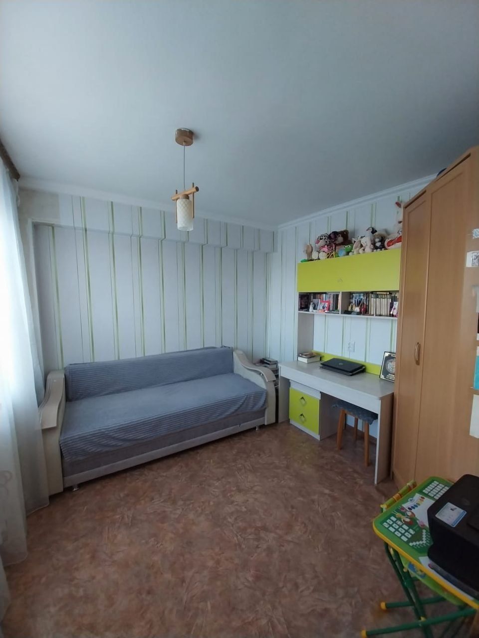 Продается 4-х комнатная,1мкр-23А