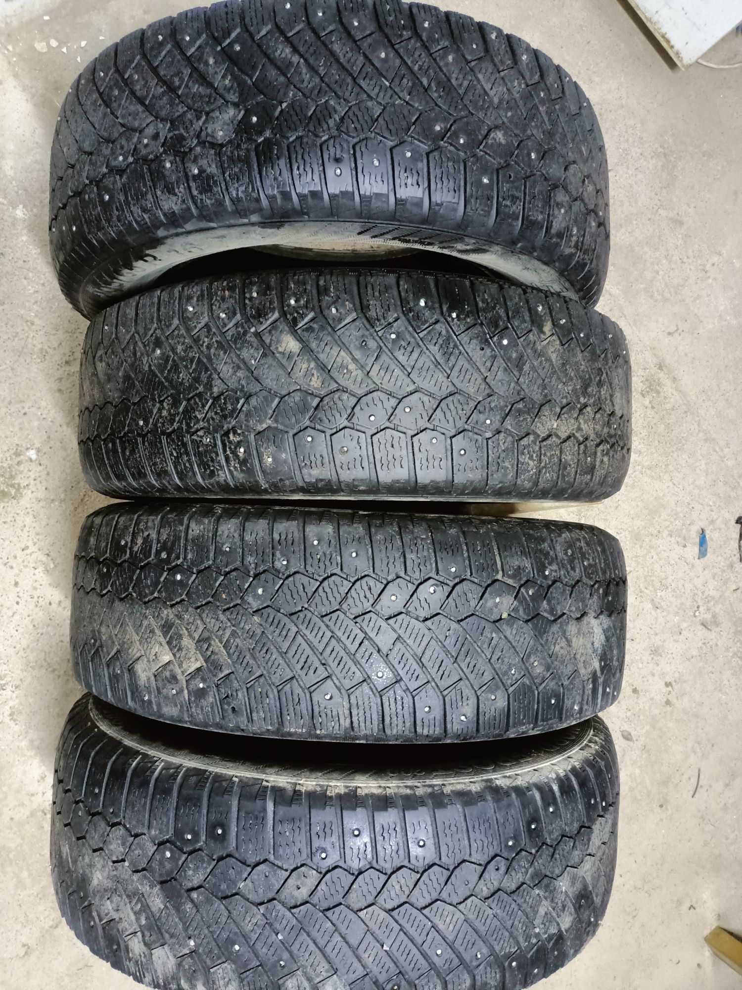 Продам Шины б/у  205/65 R 16