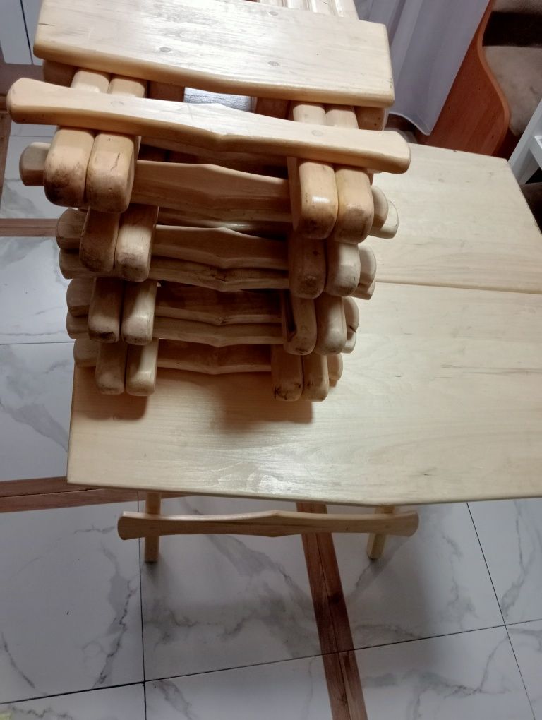 Продам столик и стульчики для  пикника и дачи.