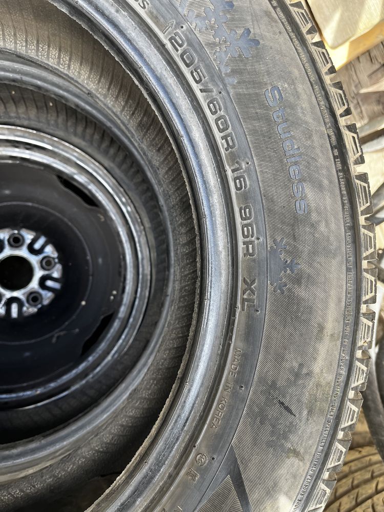 Шины Marshal 205/60 R16 2 шт и 1 шт другой фирмы.